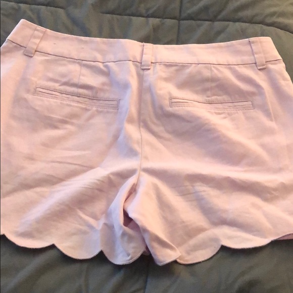 Scalloped Loft Shorts - Picture 3 of 3